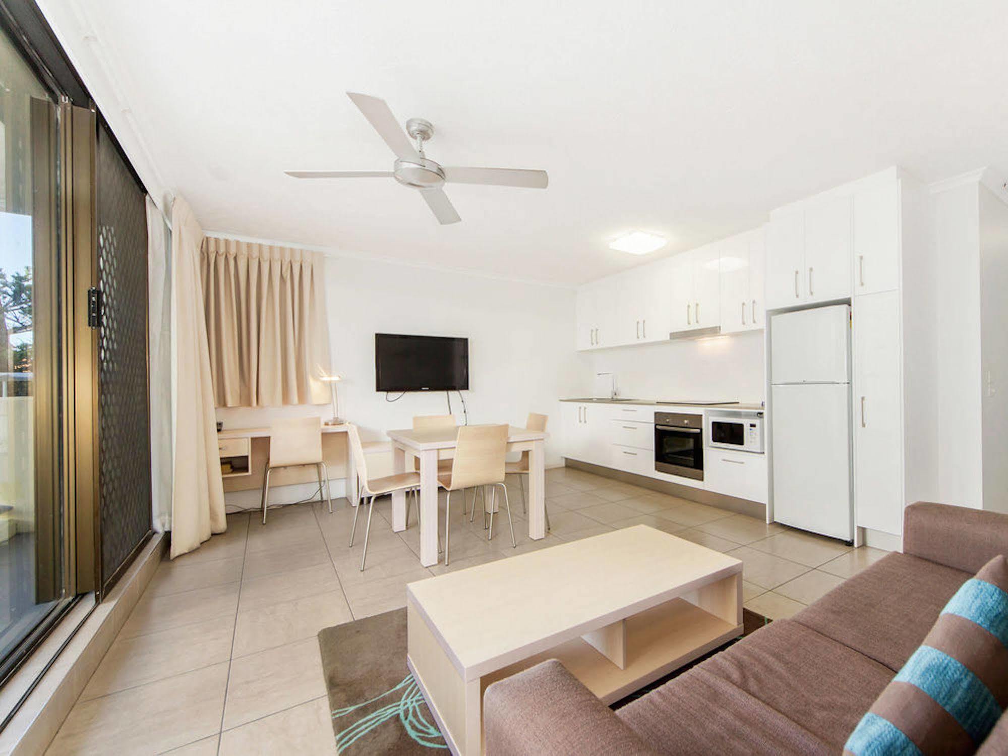 Broadbeach Travel Inn Apartments Gold Coast Ngoại thất bức ảnh